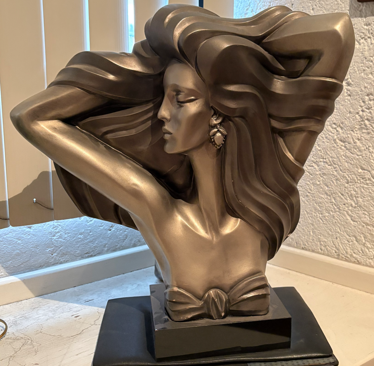 Busto de mujer vintage de cerámica