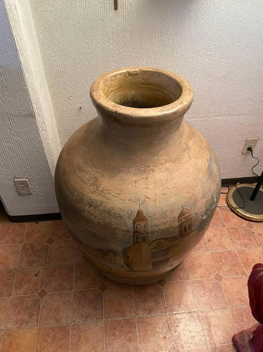 Olla de barro ancestral